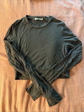April Long-Sleeve Crop Top in Grey